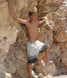 Shirtless 1 03242016 56f4200a88a94.jpg