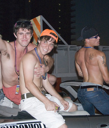 Shirtless 1 03242016 56f420380bded.jpg