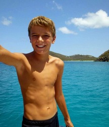 Shirtless 2 03242016 56f422de6ce39.jpg