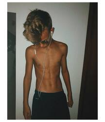 Ben's Shirtless Boys Gay Tube 5fa687cdd5fb6.jpg