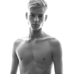 Ben's Shirtless Boys Gay Tube 5fa6882a4421c.jpg