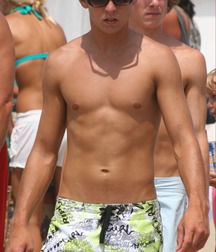 Ben's Shirtless Boys Gay Tube 5fa688814b85b.jpg