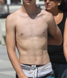 Ben's Shirtless Boys Gay Tube 5fa6889c2259c.jpg