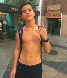 Ben's Shirtless Boys Gay Tube 5fa688b7a3b65.jpg