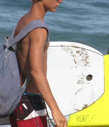 Ben's Shirtless Boys Gay Tube 5fa68916f35ba.jpg