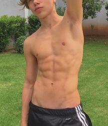 Ben's Shirtless Boys Gay Tube 5fa6898bb4eac.jpg