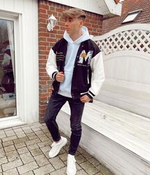 Ben's Sunday Boys Gay Tube 6016afcb2521b.jpg