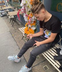 Ben's fav Sneaker Boys twink tube 604d5280c4932.jpg