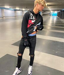 Ben's fav Sneaker Boys twink tube 604d5291a46e9.jpg