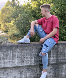 Ben's fav Sneaker Boys twink tube 604d52b88c3fb.jpg