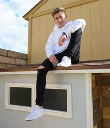 Ben's fav Sneaker Boys twink tube 604d52dc6b755.jpg