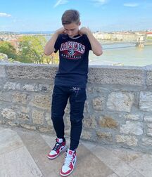Ben's fav Sneaker Boys twink tube 604d53449ae60.jpg