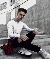 Ben's Thursday Boys Gay Tube Mix 605c3227758b7.jpg