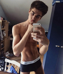 Ben's Boy Selfies and Cool Hairstyles 606223f835d53.jpeg
