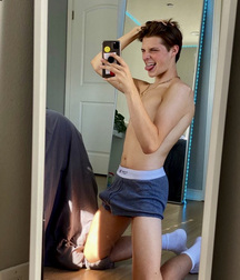 Ben‘s Tuesday BM Gay Tube 60913b5759060.jpeg
