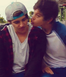 Ben‘s Weekend Boy Mix Gay Tube 60c50a4709c4f.gif
