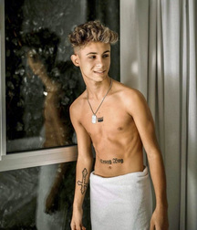Ben‘s Sunday Wall Favorites Twink Tube 6106c60ce4661.jpeg