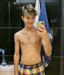 Ben Wall Favorites Twink Tube Selfies 6113f00f79b10.jpeg