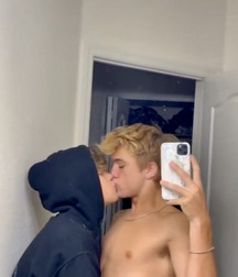 Wall Favorites Tumblr and GBT Twink Tube 611ea31666a16.jpeg