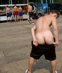 Ben's Weekend Wall Favorites Twink Tube 612a8e0292f44.jpeg
