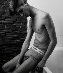 Ben‘s Thursday Wall Favorites Fast Twink Tube 61e08c1f4d10b.jpeg