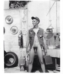 happy and Naked Gay Tube Express 5fa1482f1eb96.jpg