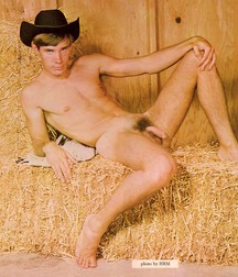 happy and Naked Gay Tube Express 5fa1495213b14.jpg