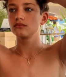 Alex So cute teen. Magnifier ado 5f01f969db760.png