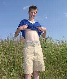 Felix in Shorts Boys Porn 5f0c736fe9450.jpg
