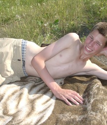 Felix in Shorts Boys Porn 5f0c737576130.jpg