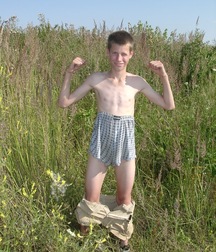 Felix in Shorts Boys Porn 5f0c73872044c.jpg