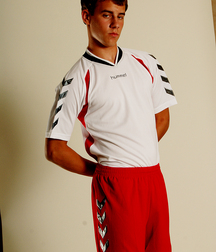 Modelos juveniles de fútbol en jersey rojo Boy Porn GBT 5f18a9c930c8b.jpg