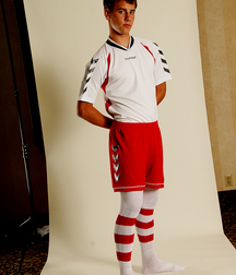 Modelos juveniles de fútbol en jersey rojo Boy Porn GBT 5f18a9da8c239.jpg