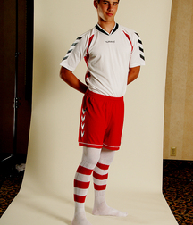Modelos juveniles de fútbol en jersey rojo Boy Porn GBT 5f18a9e201aec.jpg