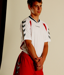 Modelos juveniles de fútbol en jersey rojo Boy Porn GBT 5f18aa033c850.jpg