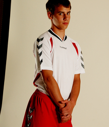 Modelos juveniles de fútbol en jersey rojo Boy Porn GBT 5f18aa0564e9f.jpg