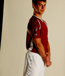 Modelos juveniles de fútbol en jersey rojo Boy Porn GBT 5f18aa2e4f8d7.jpg