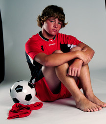 Modelos juveniles de fútbol en jersey rojo Boy Porn GBT 5f18aa507775b.jpg