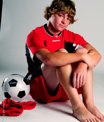 Modelos juveniles de fútbol en jersey rojo Boy Porn GBT 5f18aa5c49941.jpg