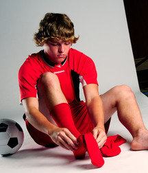 Modelos juveniles de fútbol en jersey rojo Boy Porn GBT 5f18aa8f83fec.jpg