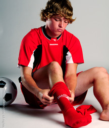 Modelos juveniles de fútbol en jersey rojo Boy Porn GBT 5f18aaaacfc43.jpg