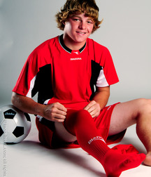 Modelos juveniles de fútbol en jersey rojo Boy Porn GBT 5f18aabde269d.jpg