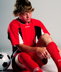 Modelos juveniles de fútbol en jersey rojo Boy Porn GBT 5f18ab032fc66.jpg