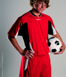 Modelos juveniles de fútbol en jersey rojo Boy Porn GBT 5f18ab41bcc0c.jpg