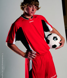 Modelos juveniles de fútbol en jersey rojo Boy Porn GBT 5f18ab541f9bf.jpg