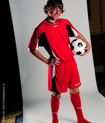 Modelos juveniles de fútbol en jersey rojo Boy Porn GBT 5f18ab6bdf2be.jpg