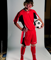 Modelos juveniles de fútbol en jersey rojo Boy Porn GBT 5f18ab85d57f4.jpg