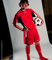 Modelos juveniles de fútbol en jersey rojo Boy Porn GBT 5f18ab98eb658.jpg