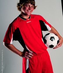 Modelos juveniles de fútbol en jersey rojo Boy Porn GBT 5f18aba4d4ce5.jpg