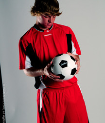 Modelos juveniles de fútbol en jersey rojo Boy Porn GBT 5f18abab9dd94.jpg